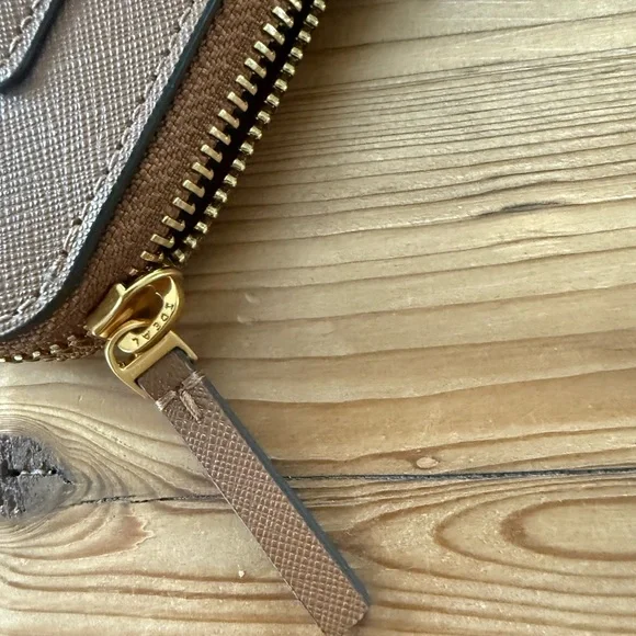 Gently used - Tory Burch Emerson Brown Leather Crossbody Bag - Picture 7 of 8